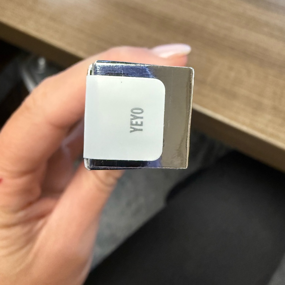 Brand new urban decay 24/7 glide on eye pencil - Picture 2 of 2